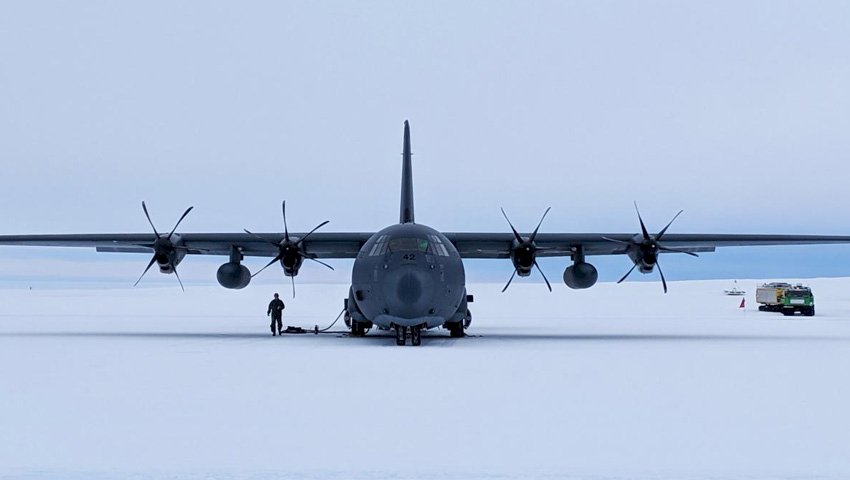 Hercules on ice: RAAF C-130J flight to Antarctica - Defence Connect